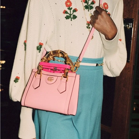 ✨ NWOT GUCCI Diana mini tote bag - Picture 5 of 17